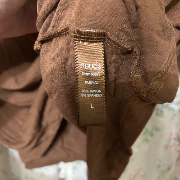 3/$30 NUUDS Sable Brown Rayon Knit Boxy Super Soft T-Shirt Size Large - Picture 3 of 4